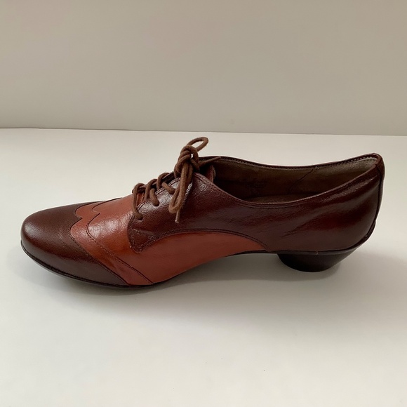 Naturalizer Hampshire Two Tone Brogues - Picture 6 of 10